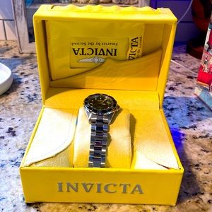 Men’s Invicta watch with case